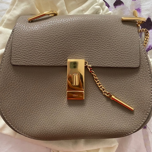 CHLOE | Drew Shoulder Bag in Grained Lamb Skin (MOTTY GREY) - Picture 6 of 12